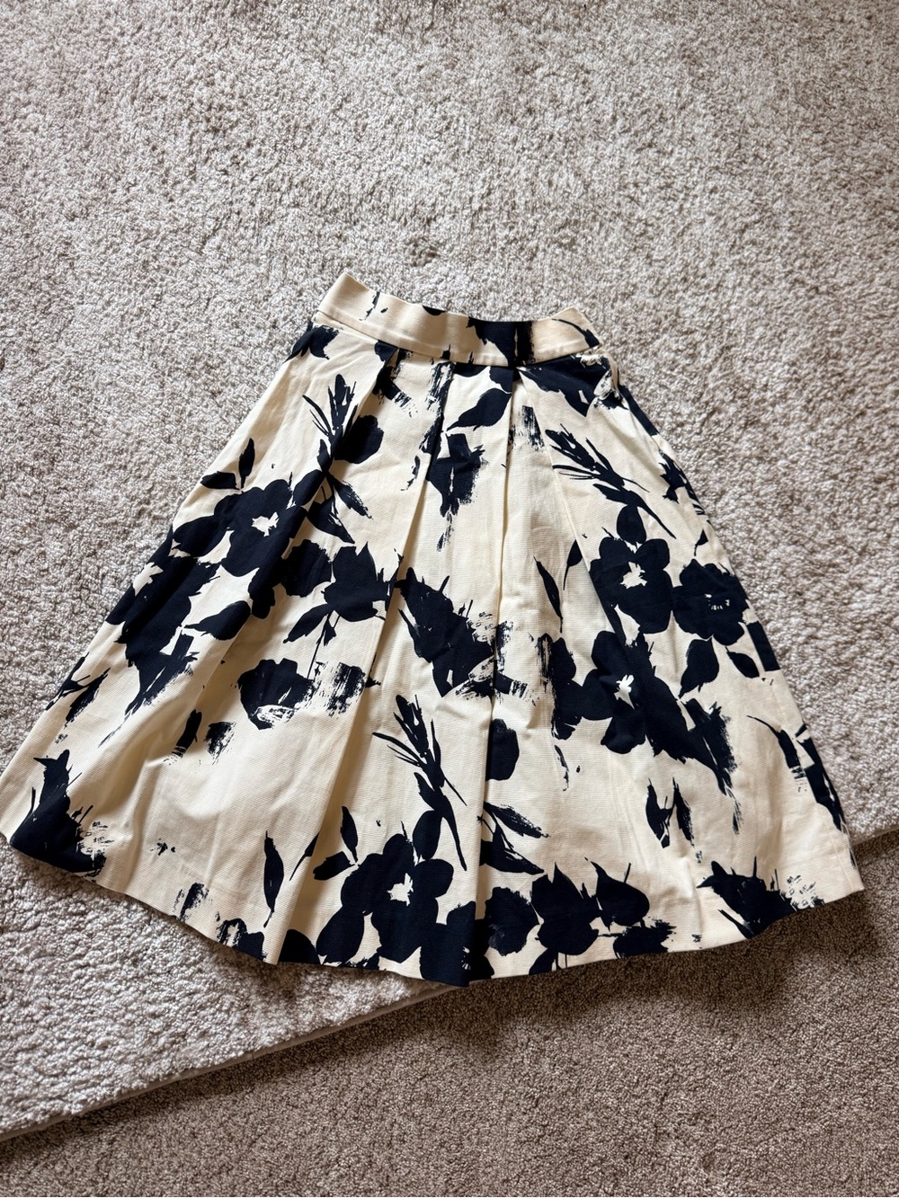 Zara Black & Cream Floral skirt